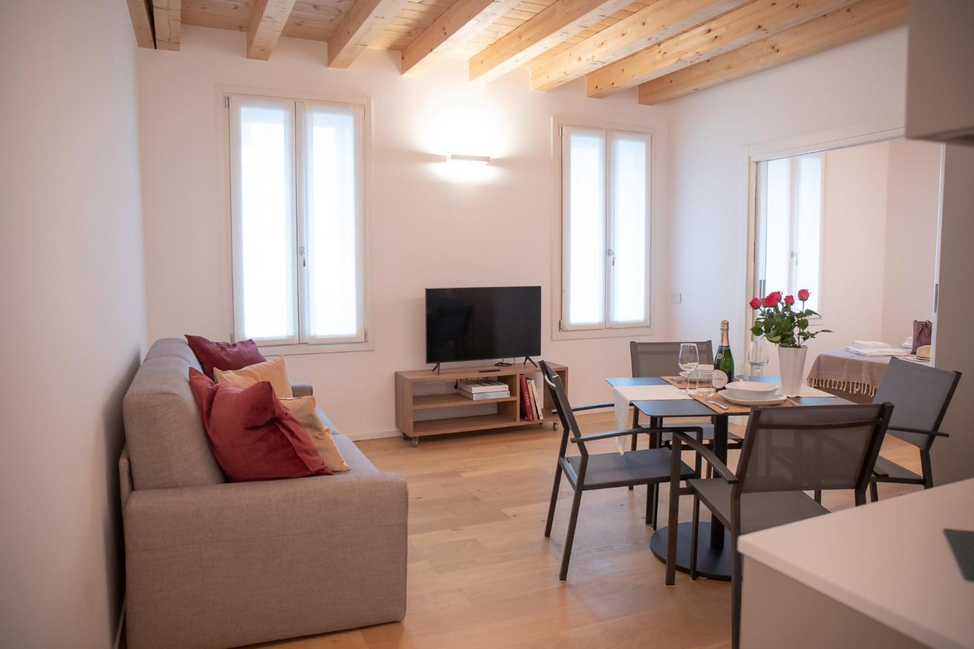Amendola City View Apartments Suite Romantica Комо Екстериор снимка