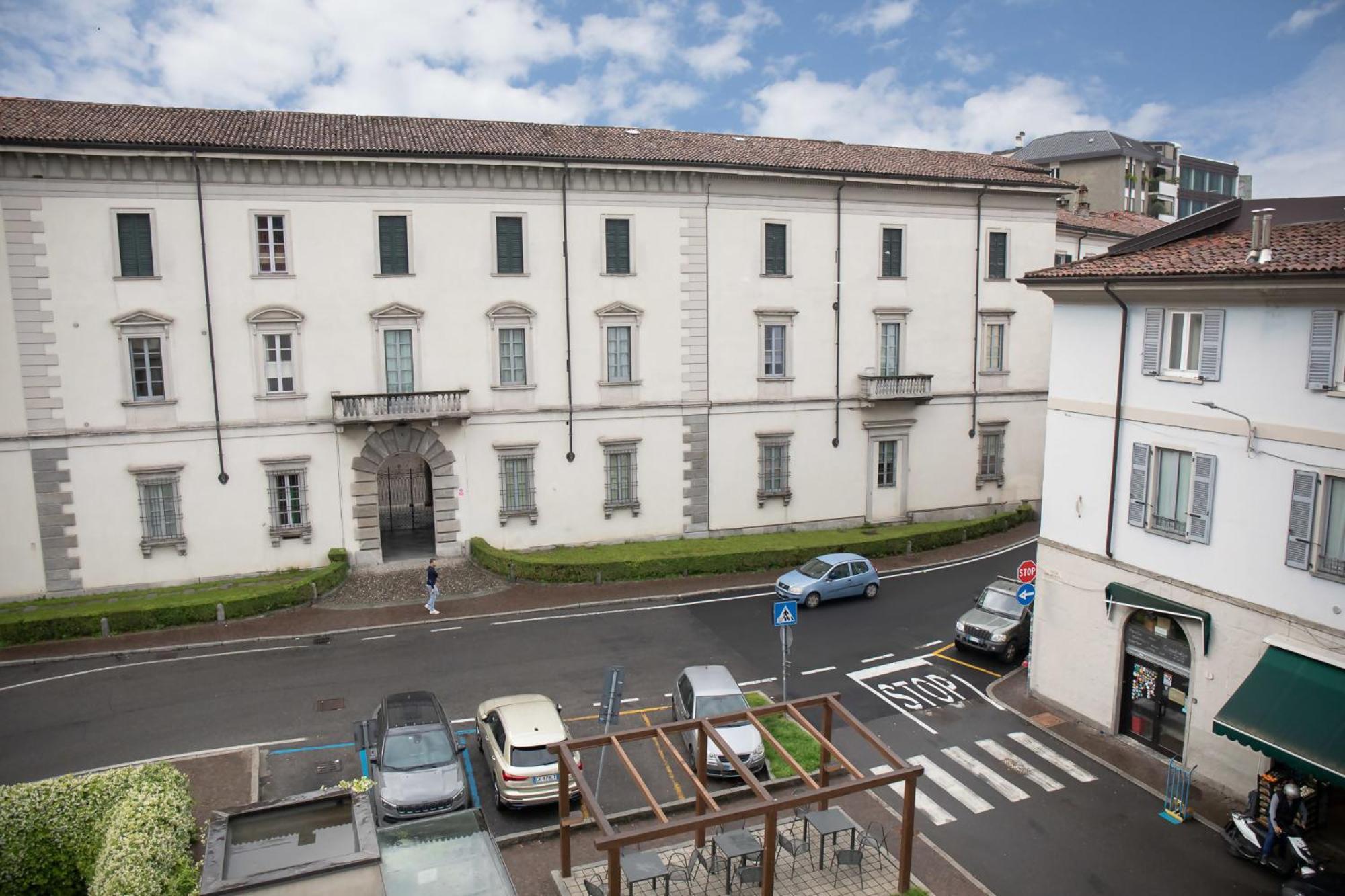 Amendola City View Apartments Suite Romantica Комо Екстериор снимка
